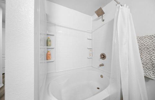 Swim Dine Relax in Marina Del REY - Foto 11