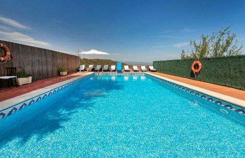 21 Sleeps Private Pool Villa & BBQ Near Barcelona - Foto 1
