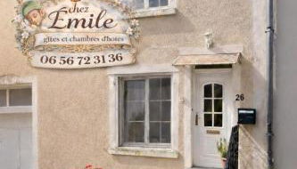 chez Émile côté face maison entière, 3 chambres, 2 salles de bains,jardin et terrasse - Foto 1