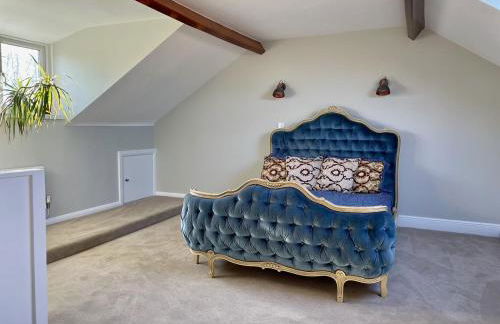 Gorgeous 4 bedroom Townhouse - Photo 17