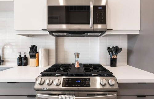 Chic Studio, Walk to Downtown With Skyline Views - Foto 10