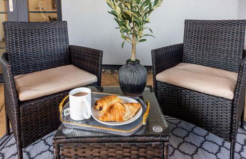 2 Bed Oasis London Flat-O2-Excel-Canary Wharf- Shops- Trains -Free Parking,Wifi 500mb & Flex Check In - Foto 2