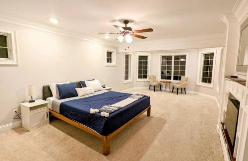 The Athena Hideaway - hottub, firepit, lake & racetrack - Foto 45