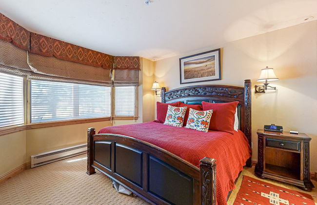 Torian Plum Condominiums - Foto 18