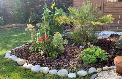 VILLA 600m de la plage calme Location possible à partir de 3 nuitées, pouvant accueillir 6-8 pers Activités nautiques randonnée vélo pêche golf casinos - Foto 9