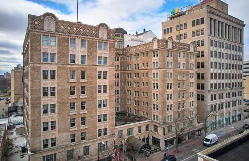 East 225 I Modern Studio in Downtown Rochester - Foto 36