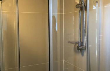 London DM x Weekly Monthly x Deals - Foto 9