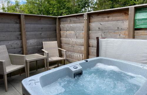 Fox Lodge with Hot Tub - Foto 1