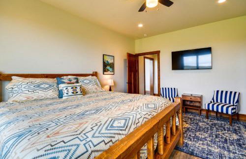 Sleek Red Lodge Home Rental with Private Hot Tub! - Foto 14