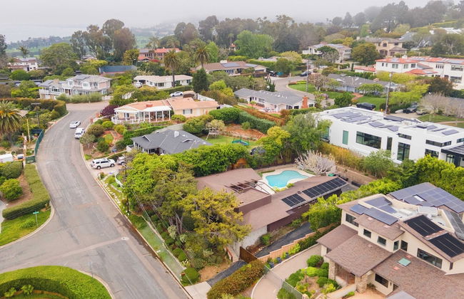 La Jolla Mid-century by Avantstay Private Pool, Outdoor Living + Ocean Views - Photo 65