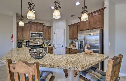 South Padre Paradise with Saltwater Pool Near Golf! - Foto 8