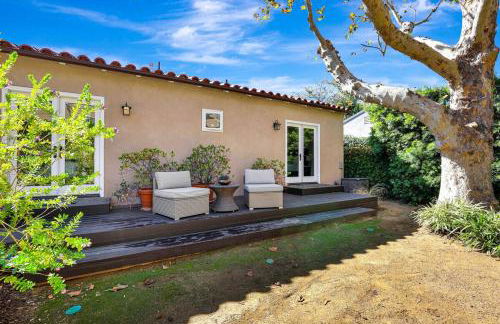 Charming 2BR 2BA Los Angeles Home with Character - Foto 39