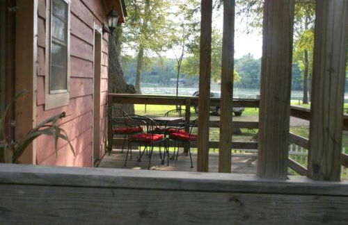 Spacious 10-Person Cabin Rental on Lake Dunlap near Austin, Texas - Foto 6