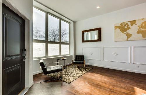 Converted Store Front Home Lets You Live Like a Local in the Heart of it All! condo - Foto 11