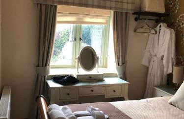 Romantic Cottage with Wood-fired Hot tub and Outdoor Pizza Oven - Foto 5