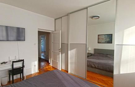 Home Run Apartment - Photo 14