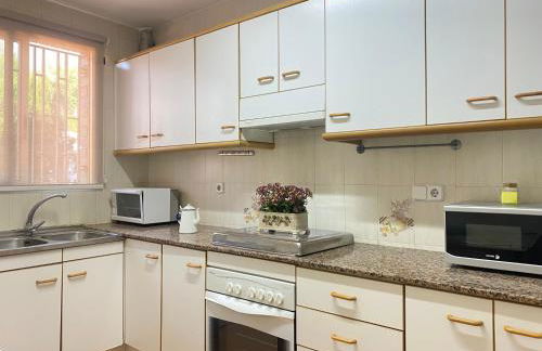 TarracoHomes, TH156 Casa Roser Familiar y con Piscina Compartida - Photo 25