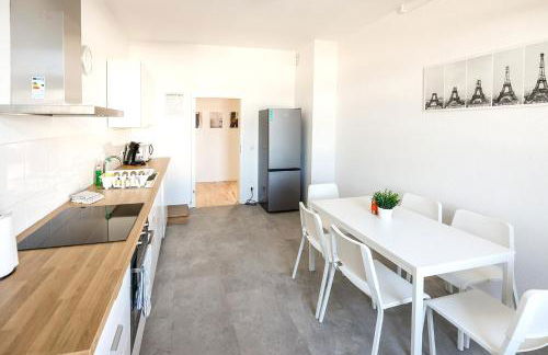 Modern & Chic Apartment with Balcony in Offenbach - Foto 13