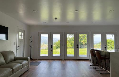 Private Cottage - Panoramic River Views, Near Casino and Downtown - Foto 8