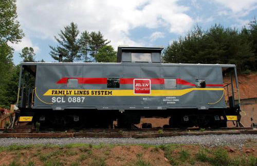 Glamping Caboose Rental Perfect for Families near Clyde, North Carolina - Foto 7