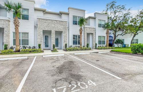 Trendy Thematic 3BR Townhouse with Private Pool - Foto 37