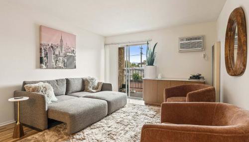 Elegant Luxe Hampton inspo Retreat in Glendale, CA - Foto 4