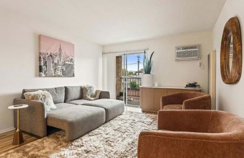 Elegant Luxe Hampton inspo Retreat in Glendale, CA - Foto 4