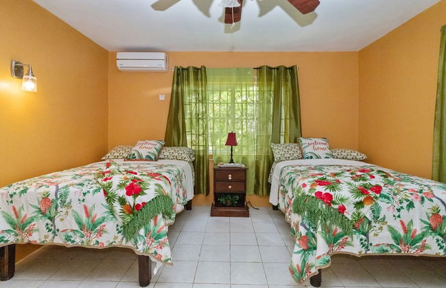 YanceyLargo-6BR Two-Story Estate w/Mountain Views by RedAwning - Foto 5