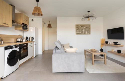 Douceur de Vivre Urbaine Jonage GROUPAMA STADIUM - ARENA - LYON AEROPORT SAINT EXUPERY - EUREXPO - Foto 4