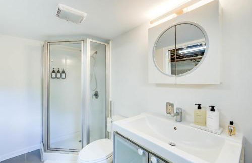 Family Home Brand New Kitchen 10 Min Walk to Metro - Foto 35