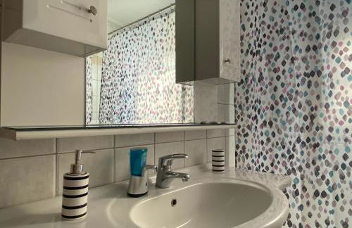 COZY & QUIET CITY APARTMENT - Foto 35