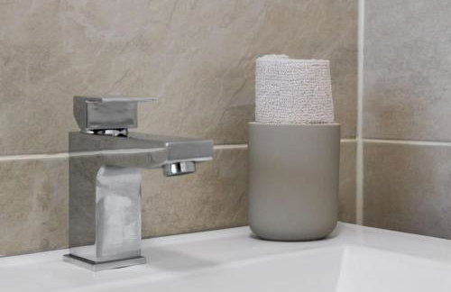 'Station House' Cosy Renovated Family-Friendly Home in Runcorn, Cheshire - Train Station Liverpool Chester Links, Brindley Theatre - Foto 13