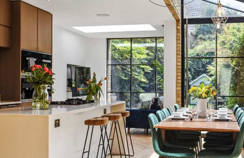 Stunning 3 Bed Victorian House - Idyllic Location - Foto 16