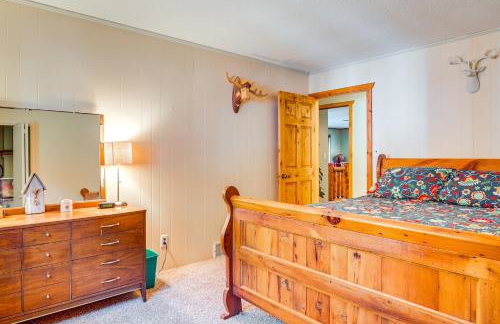 Lake Tomahawk Fall Retreat with Foliage and Lake Views - Photo 17