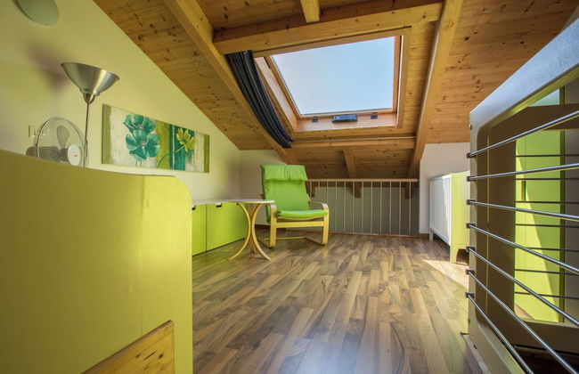 Blue Villa With Shared Pool and Private Garden Near Salò - Foto 12