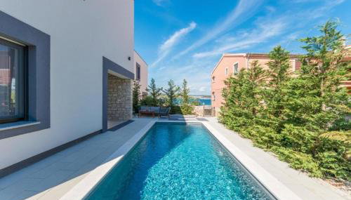 Royal House 3 - Photo 2