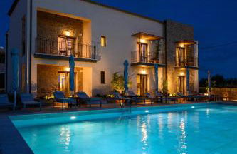 Kannas Mani Luxury Suites -Adults Friendly 14 Plus - Photo 10