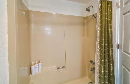 Cozy Grand Coulee Home w/ Deck & Views! - Foto 13