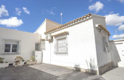 Modern Detached 4 Bed 3 Bath Villa with private pool close to all amenities - Foto 47