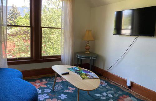 Historic Glacier Getaway with Spectacular Views-20mins to Glacier National Park-10mins to airport and walkable to downtown! - Foto 12