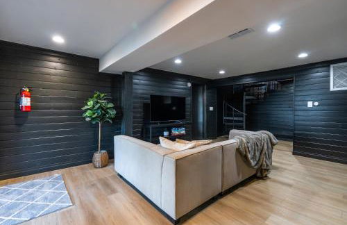 Updated Mountain Cabin Retreat with 180 views off Deck and Balcony - Foto 16