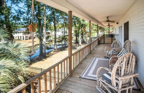 Bayou Breeze Retreat with Pool & River Access - Foto 36