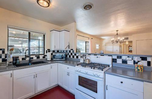 Hawthorne Manor | 3BD in Central Tucson w/ Patio - Foto 4