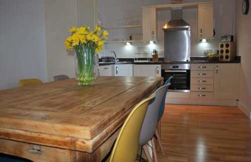 For the Shore, Fistral Beach Newquay - 2 Bed 2 bath - Private Parking with garage for 2 vehicles - Foto 10