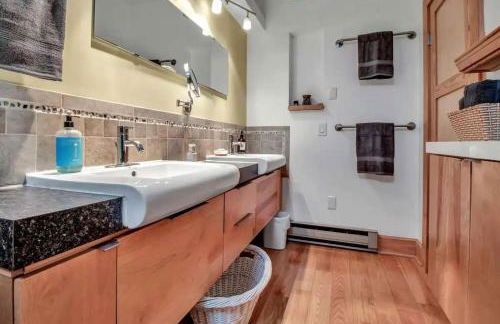 Rustic Cabin Wood Fireplace & Large Deck - Foto 25