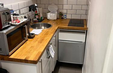 Green Cottage in grounds of Grade II* Frognal Farmhouse - Photo 34