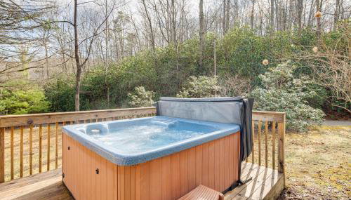 Peaceful Hendersonville Cabin - Hot Tub & Fire Pit - Photo 3