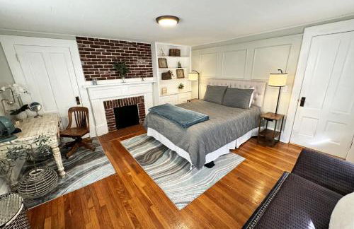 Large, Comfortable & Conveniently located Home - Foto 21