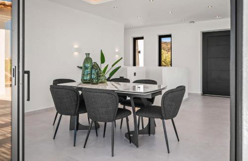 Villa Anassa - Luxurious 4-Bedroom Villa with Private Pool by Temma Villas - Photo 98
