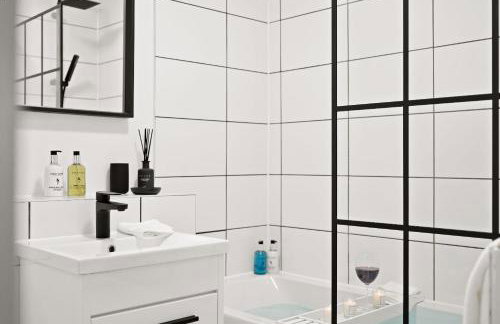 Luxury 1 bed flat South Woodford with parking - minutes walk to Central line Zone 4 - Foto 3